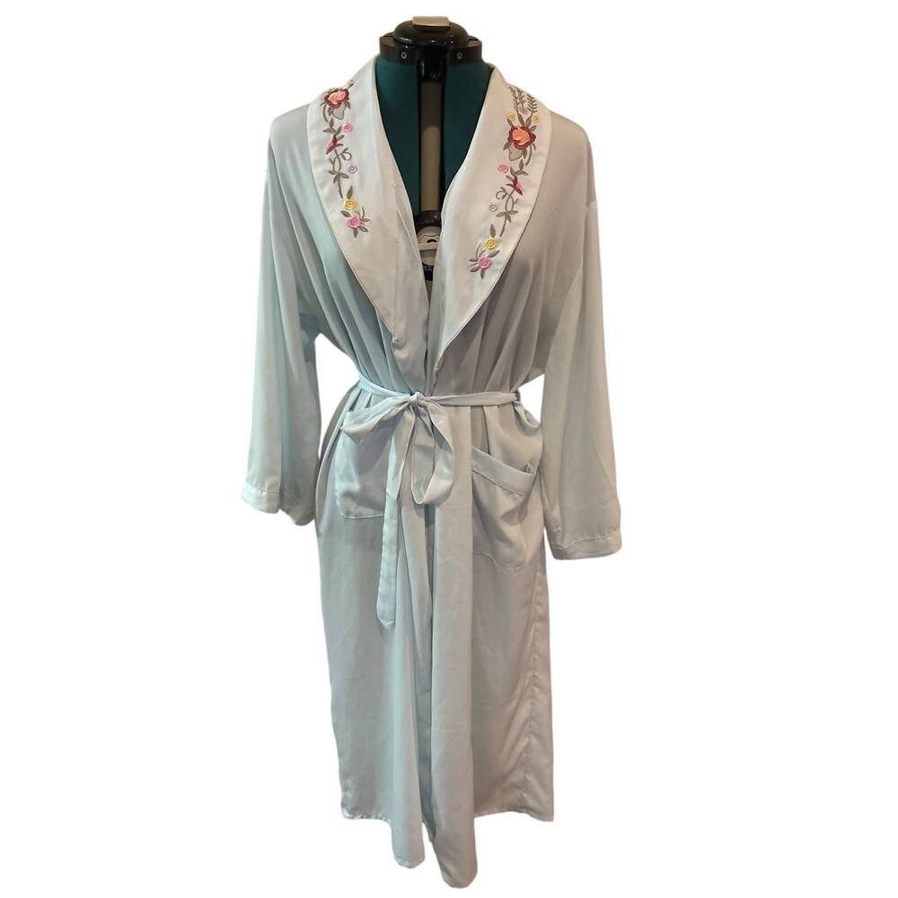 Mr. Tablecloth Womens XXL Baby Blue & White‎ Floral Embroidered Silk Feel Robe